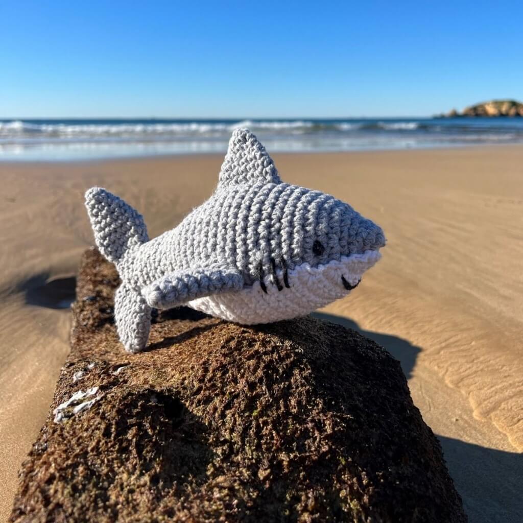 Amigurumi Shark Maverick Häkelset - Hoooked - Image 4