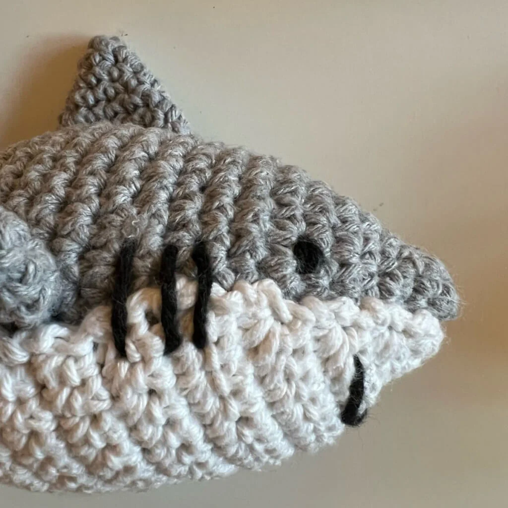 Amigurumi Shark Maverick Häkelset - Hoooked - Image 5
