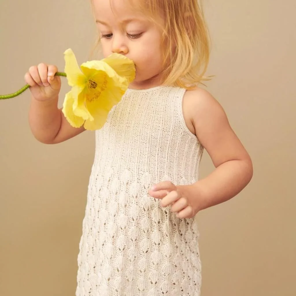 Baby Kleid Lilja Strickanleitung - Sandnes Garn (Heft) - Image 3