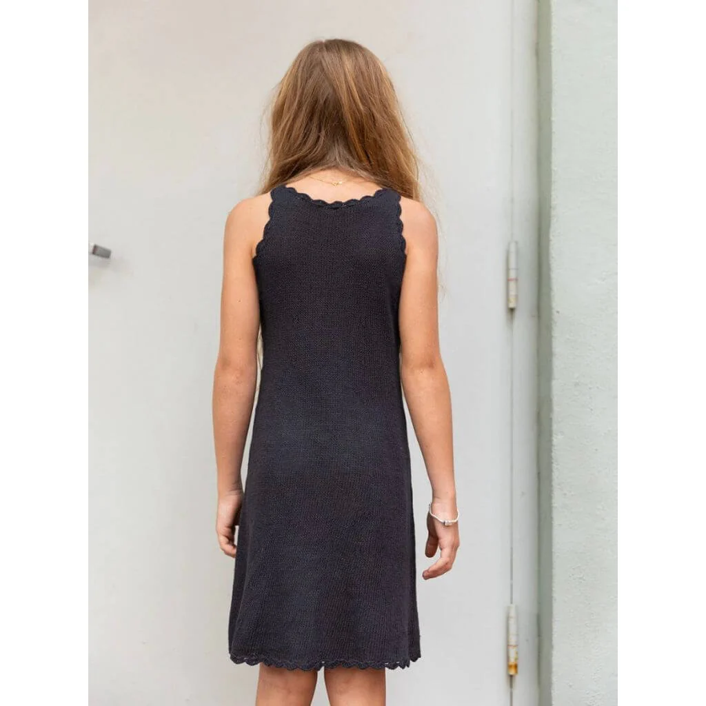 Sommerkleid Linnea Dress Junior Strickanleitung - Sandnes Garn (Heft)