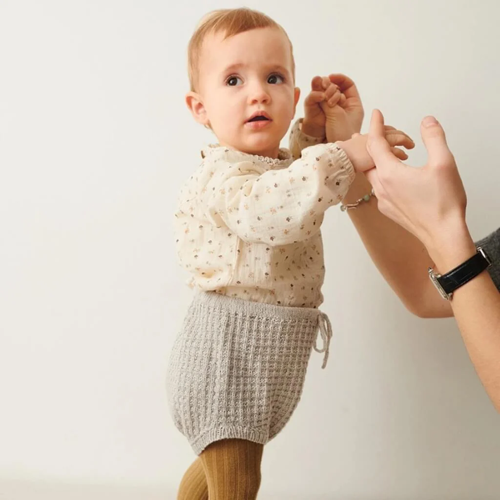 Shirt & Hose Leo Tee & Bloomer Baby Strickanleitung - Sandnes Garn (Heft) - Image 4